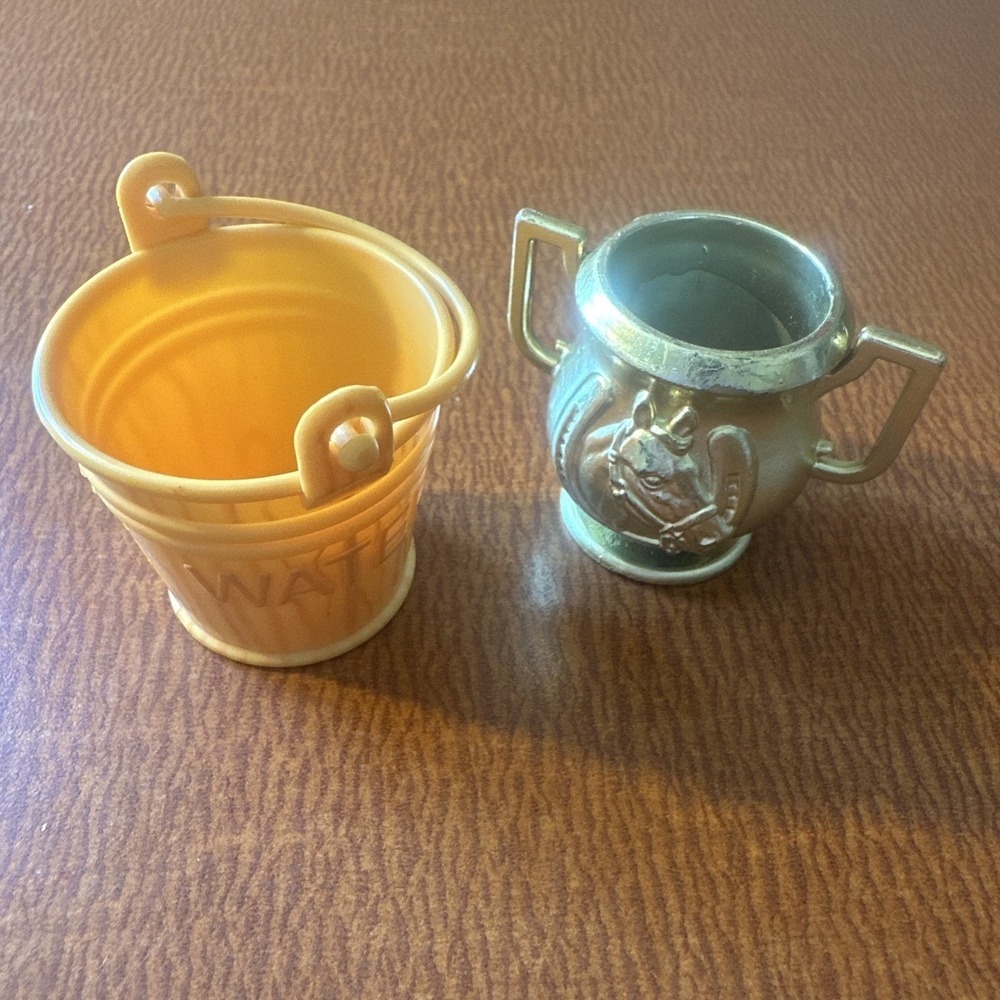 Vintage Marchon Inc.‎ Model Horse Accessory Water Bucket & Trophy Stable 1988